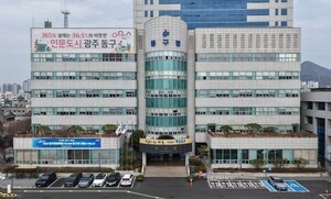 [단독] 세금으로 운영되는 주민자치회 사무국장…출근부엔 허위·회장은 관리도 없이 도장